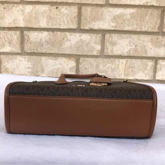 Michael Kors Purse - Picture 6 of 7